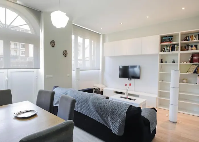 Alquiler Piso Con Terraza Parejas O Familias San Sebastián